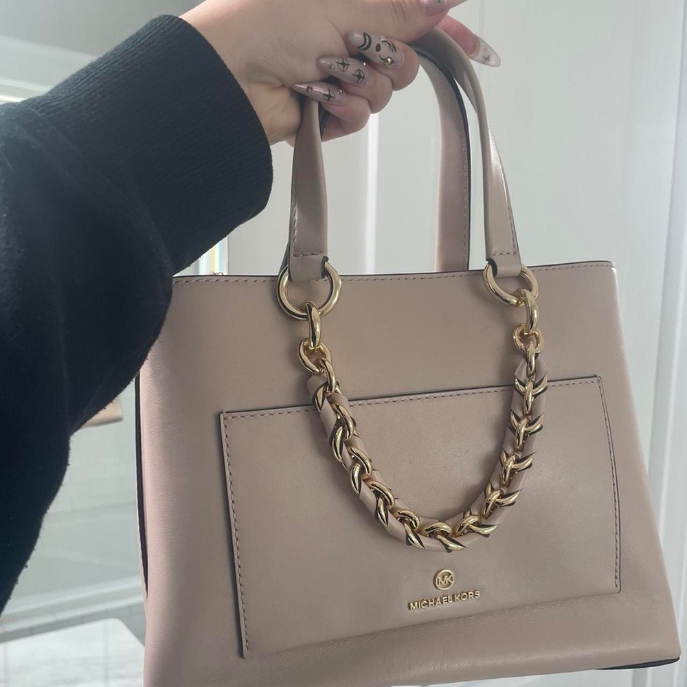 Like New Michael Kors Mauve Top Handle Bag w/Crossbody and Chain Detail